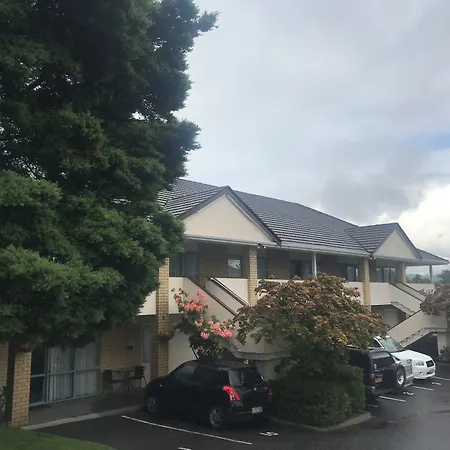 Fenton Court Motel