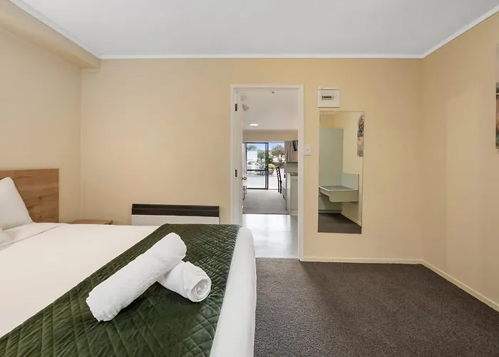 Fenton Court 4*