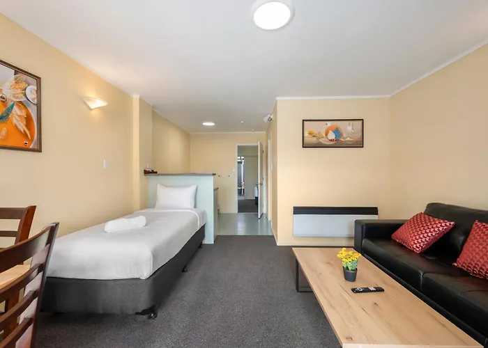 Fenton Court Motel