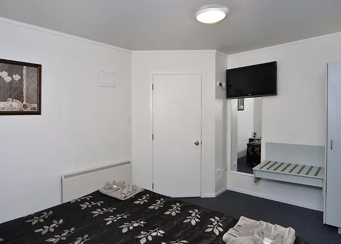 Fenton Court Motel